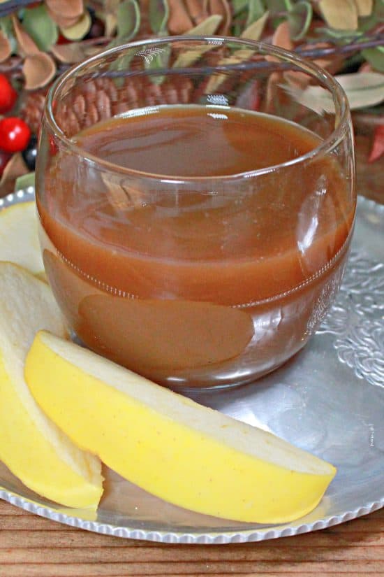 Made with just a few simple ingredients, this topping is perfect for drizzling over ice cream, swirling into brownies, or stirring into your latte.